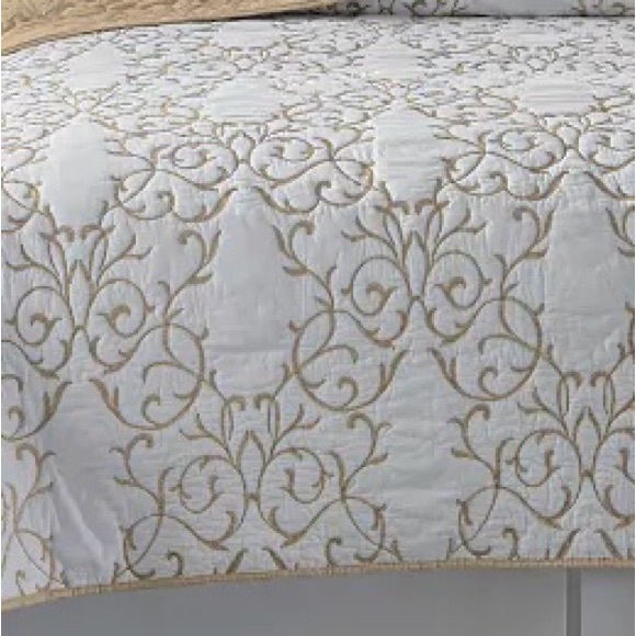 Martha Stewart Chateau Twin Quilt 62x82 100% Cotton Reversible Neutral